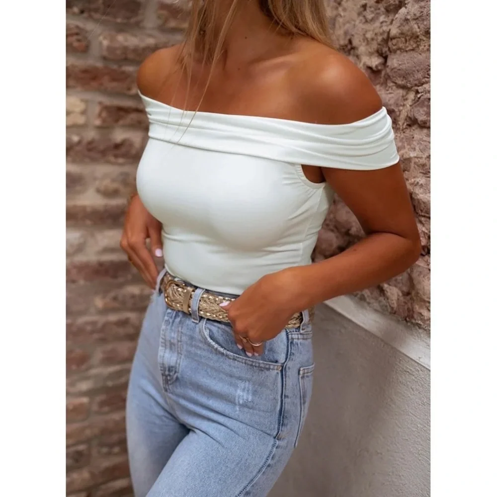 Off the shoulder trendy white top - Picture 1 of 2